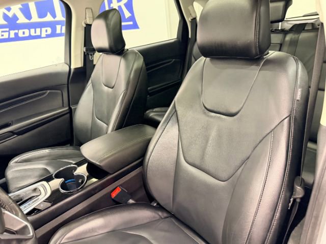 Used 2018 Ford Edge Titanium w/ Technology Package image 35