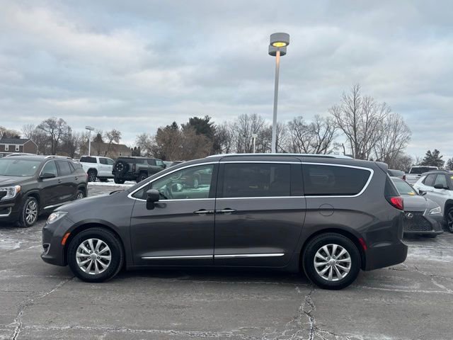 Used 2018 Chrysler Pacifica Touring-L Plus image 8