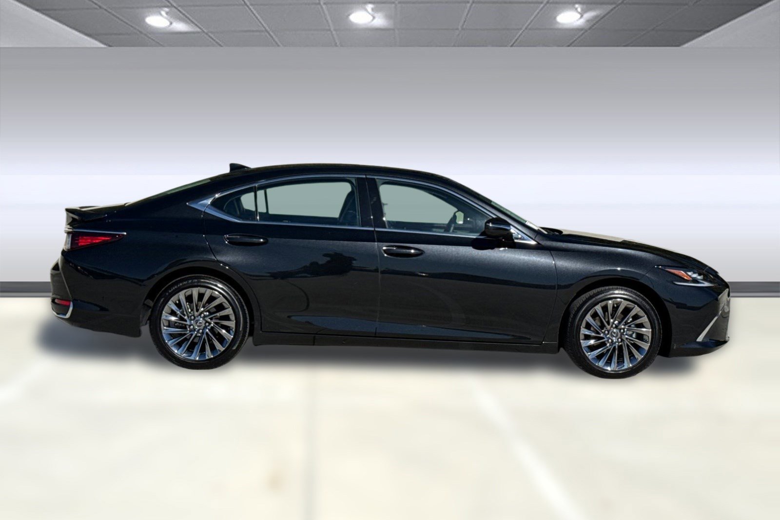 Used 2025 Lexus ES 300h w/ Luxury Package image 7