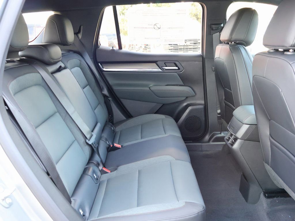 New 2026 GMC Terrain AT4 w/ LPO, Black Badging Package image 32