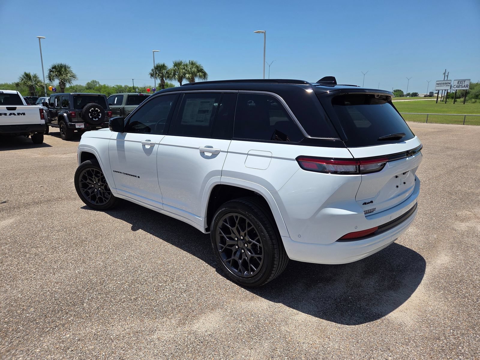 New 2026 Jeep Grand Cherokee Summit AWD/4WD image 5