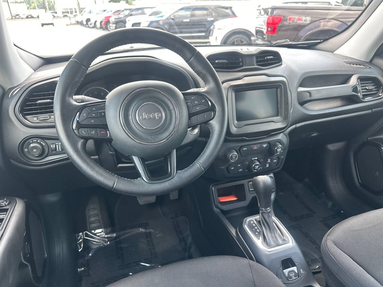 Used 2020 Jeep Renegade Altitude FWD image 24