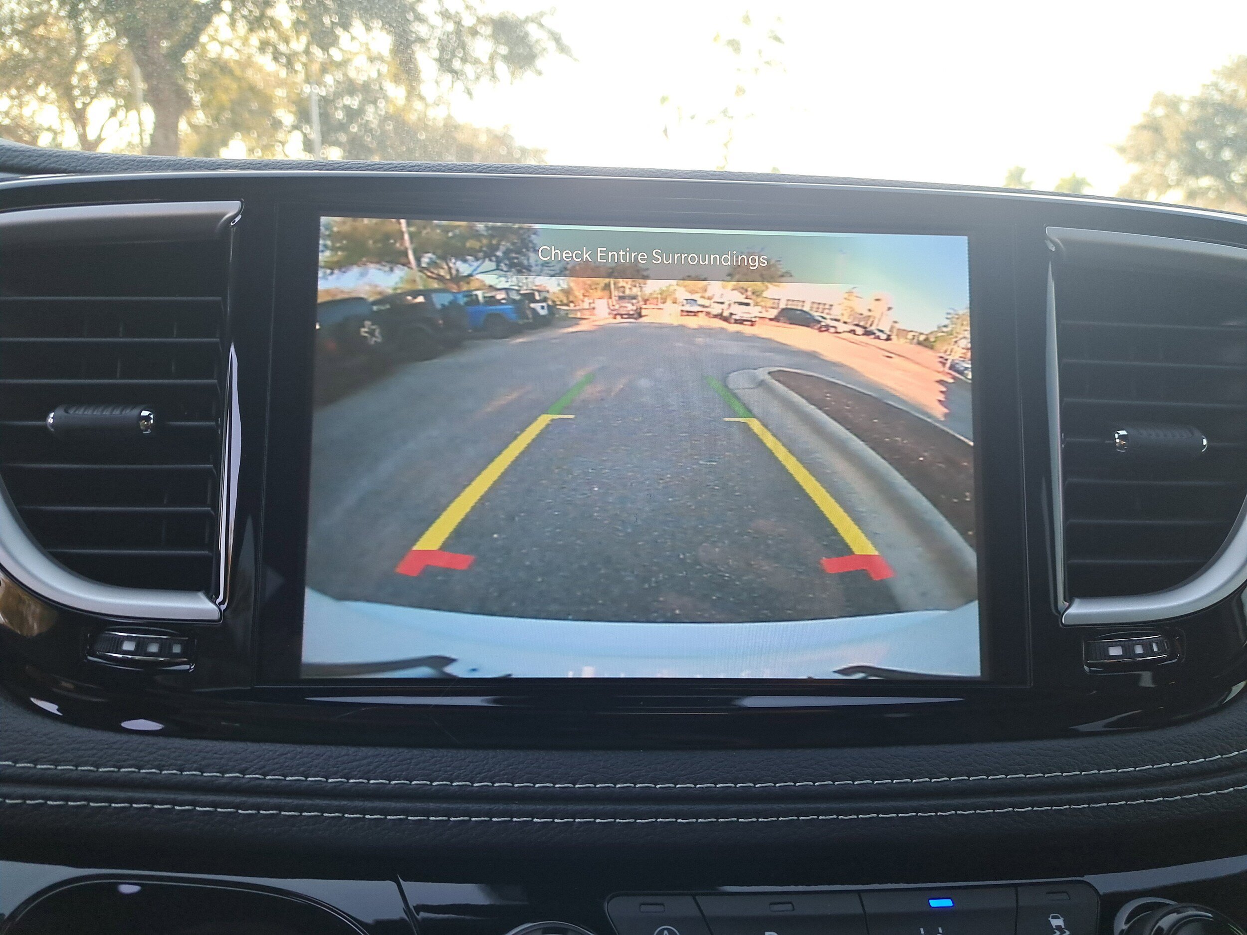 New 2026 Chrysler Pacifica Select w/ S Appearance Package FWD image 17