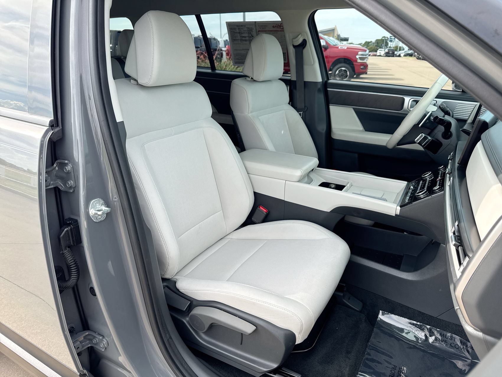 Used 2024 Hyundai Santa Fe SE FWD image 25