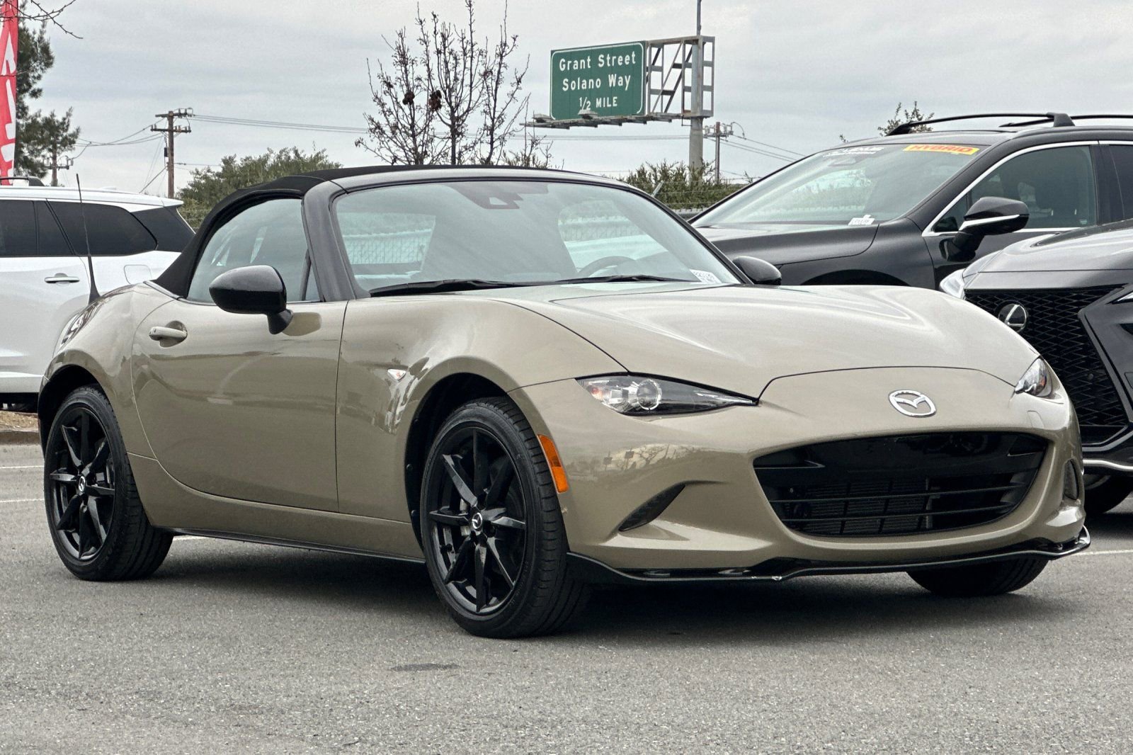 Used 2023 MAZDA MX-5 Miata Club w/ Weather Package image 7