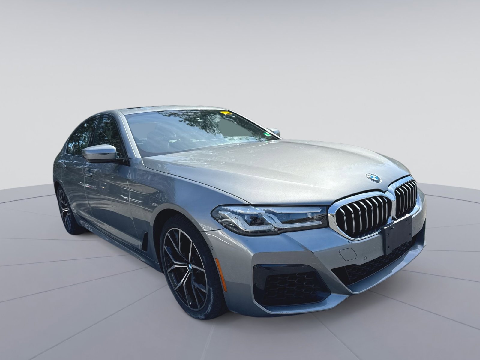Certified 2023 BMW 540i xDrive w/ M Sport Package image 3