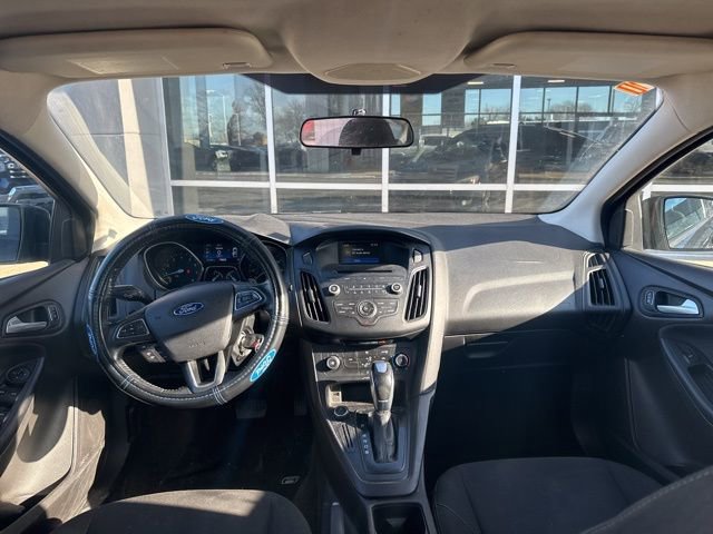 Used 2015 Ford Focus SE w/ SE Sport Package image 17