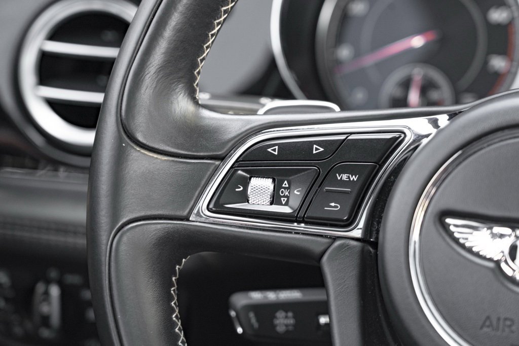 Used 2018 Bentley Bentayga image 22