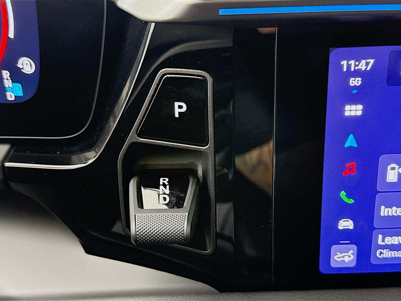 Certified 2025 Porsche Macan Electric image 20