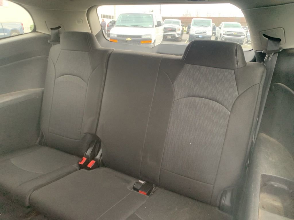 Used 2017 Chevrolet Traverse LT image 19