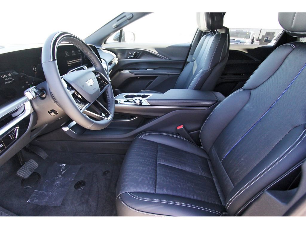 New 2026 Cadillac Lyriq Luxury image 6