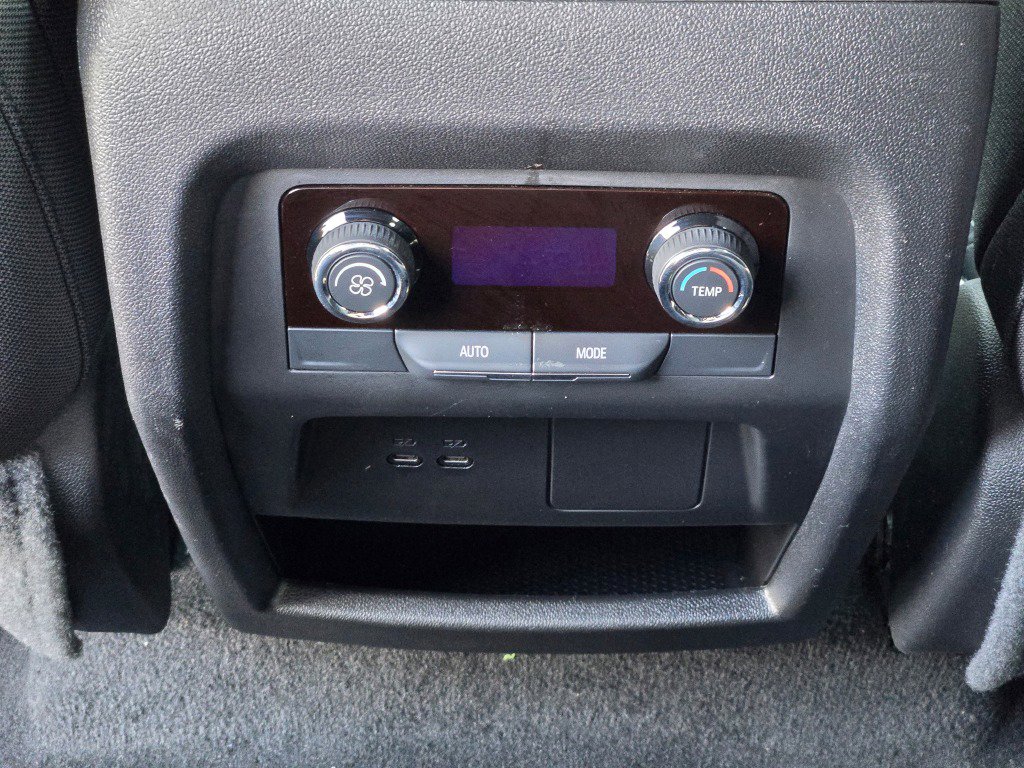 Certified 2025 Chevrolet Traverse LT image 18