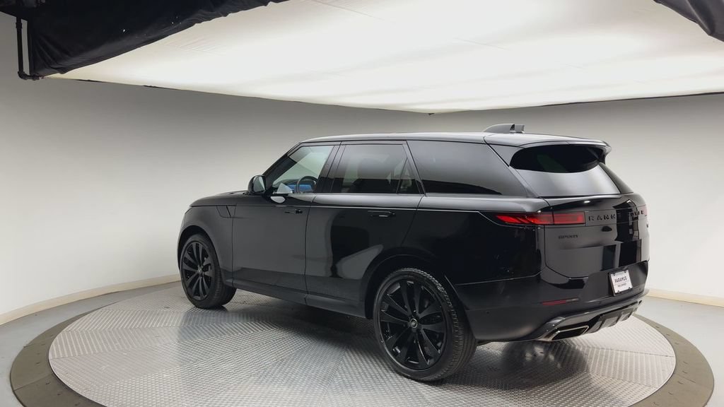 Used 2023 Land Rover Range Rover Sport SE AWD/4WD image 4