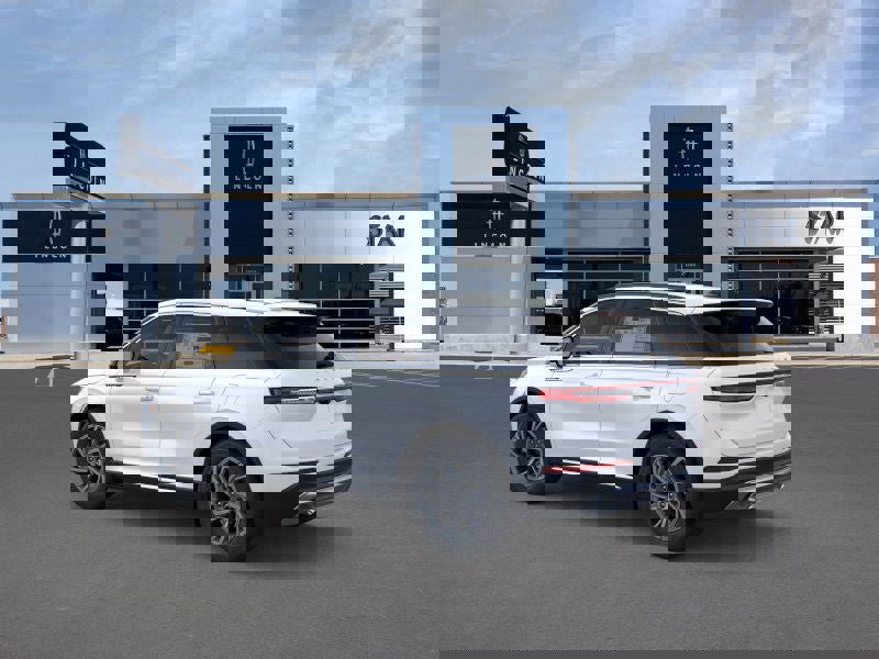 New 2026 Lincoln Corsair Premiere image 4