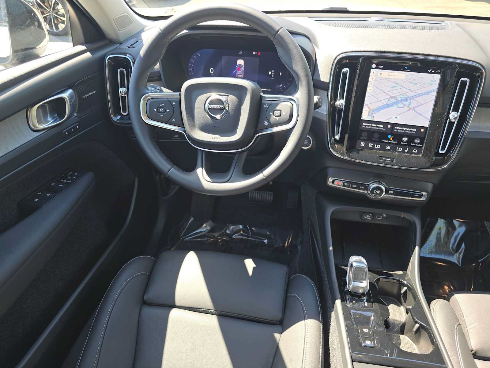Used 2026 Volvo XC40 B5 Plus w/ Climate Package AWD/4WD image 17