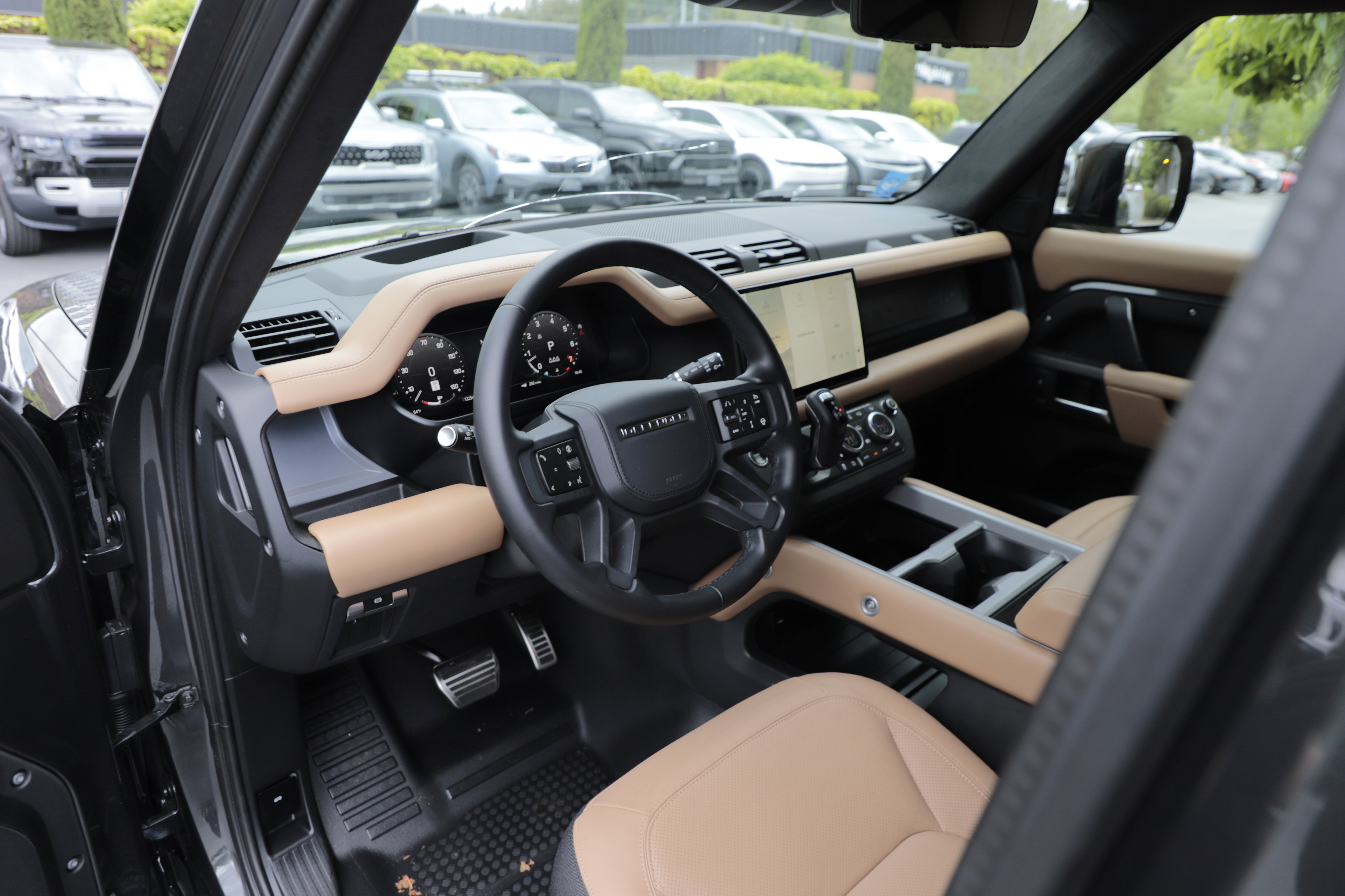 Certified 2025 Land Rover Defender 110 X AWD/4WD image 18