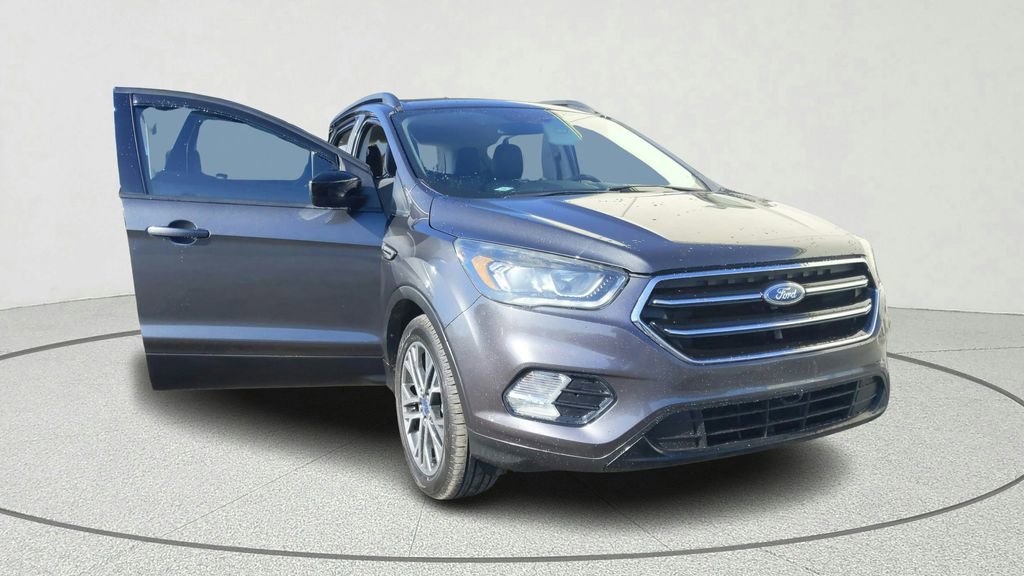 Used 2018 Ford Escape SE w/ SE Sport Appearance Package image 8
