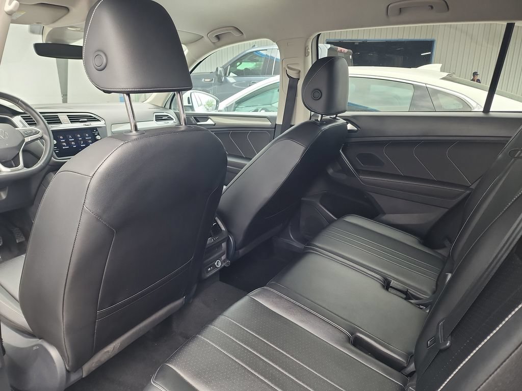 Used 2024 Volkswagen Tiguan SE AWD/4WD image 36