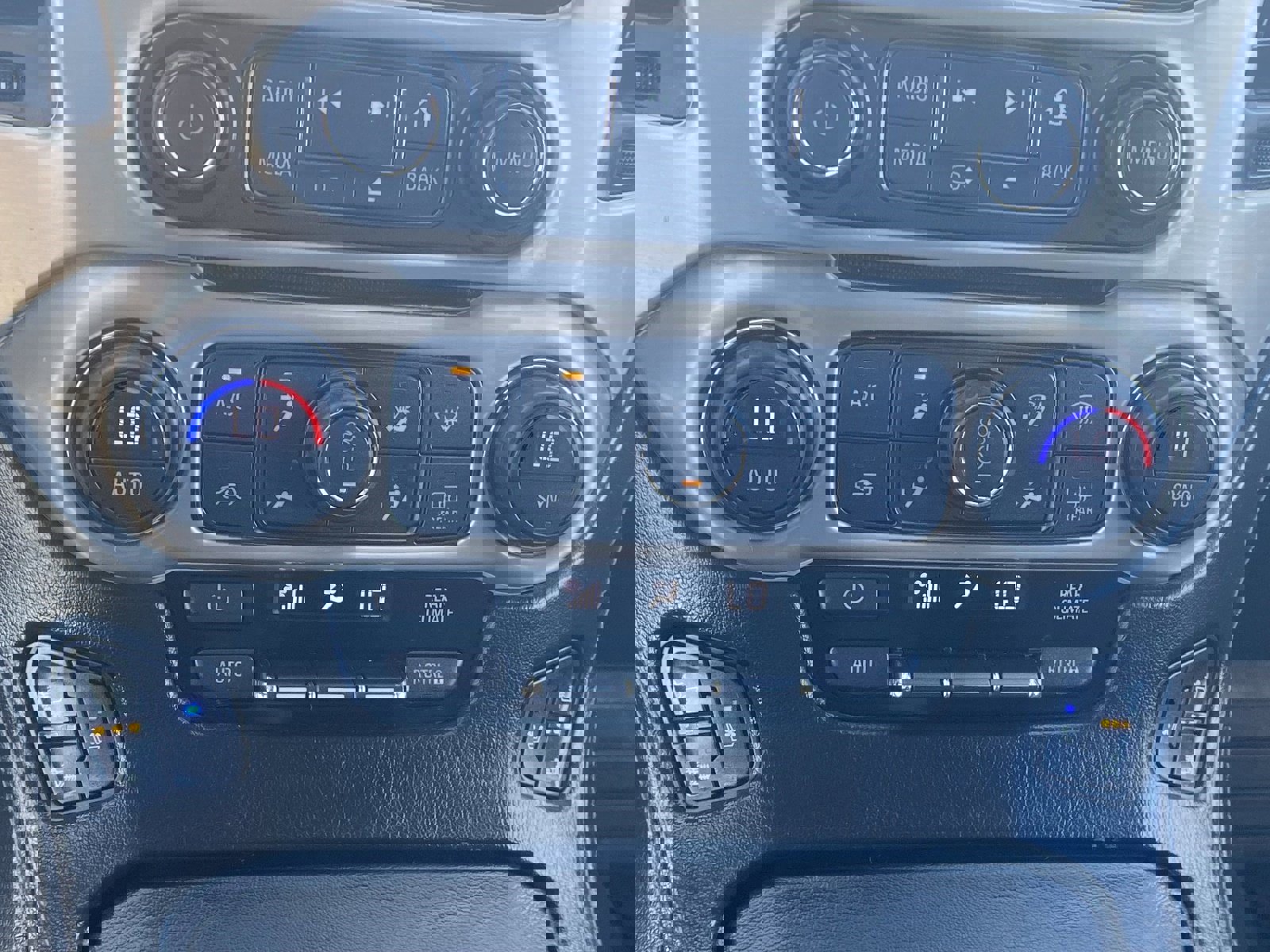 Used 2018 GMC Yukon Denali w/ Open Road Package image 30