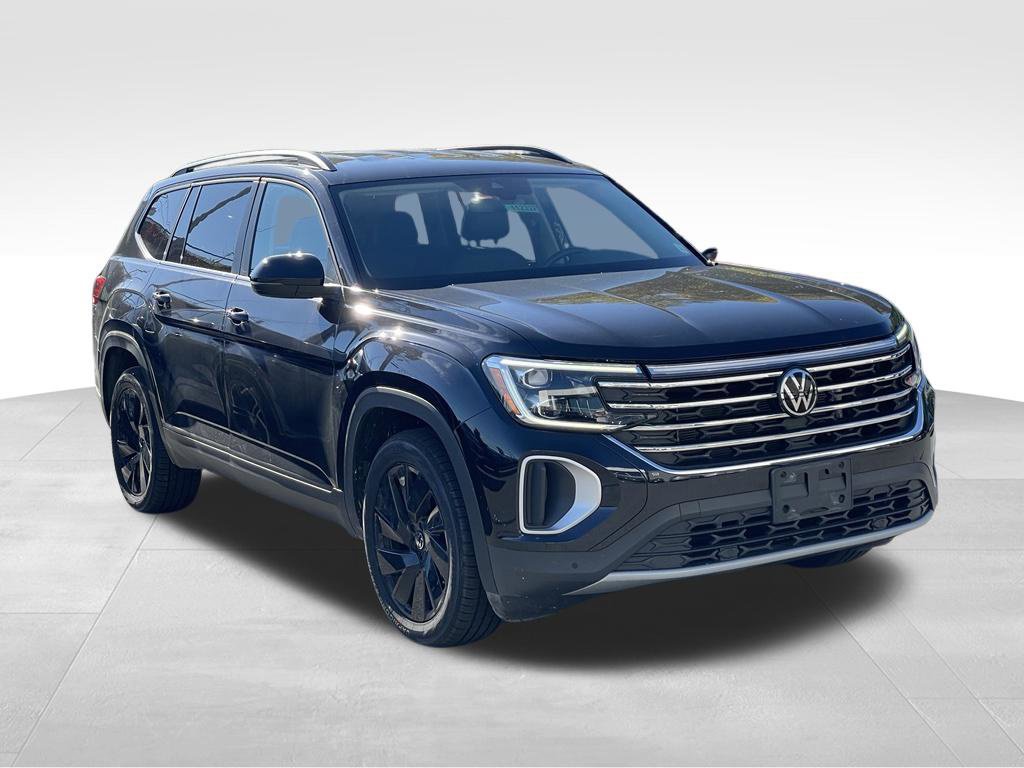 Used 2024 Volkswagen Atlas SE w/ Black Wheel Package AWD/4WD image 3