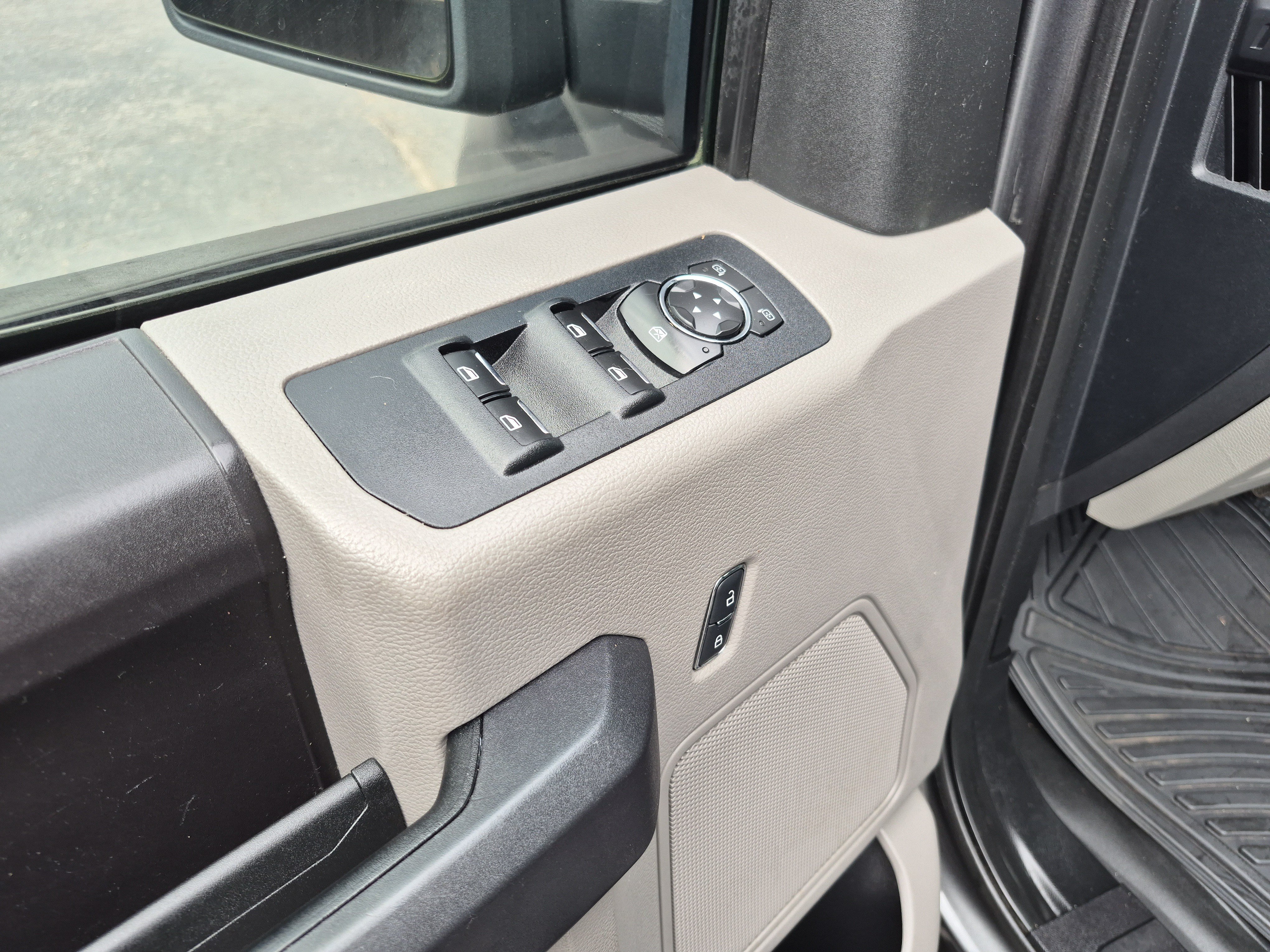 Used 2016 Ford F150 XL w/ Equipment Group 101A Mid RWD image 13
