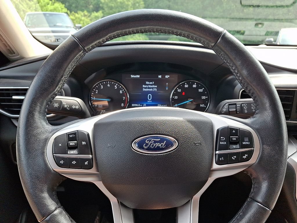 Used 2021 Ford Explorer XLT w/ Equipment Group 202A AWD/4WD image 19