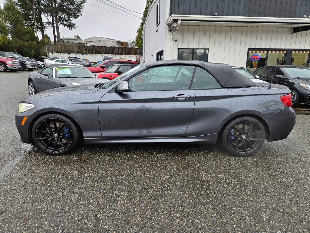 Used 2016 BMW M235i xDrive Convertible image 10