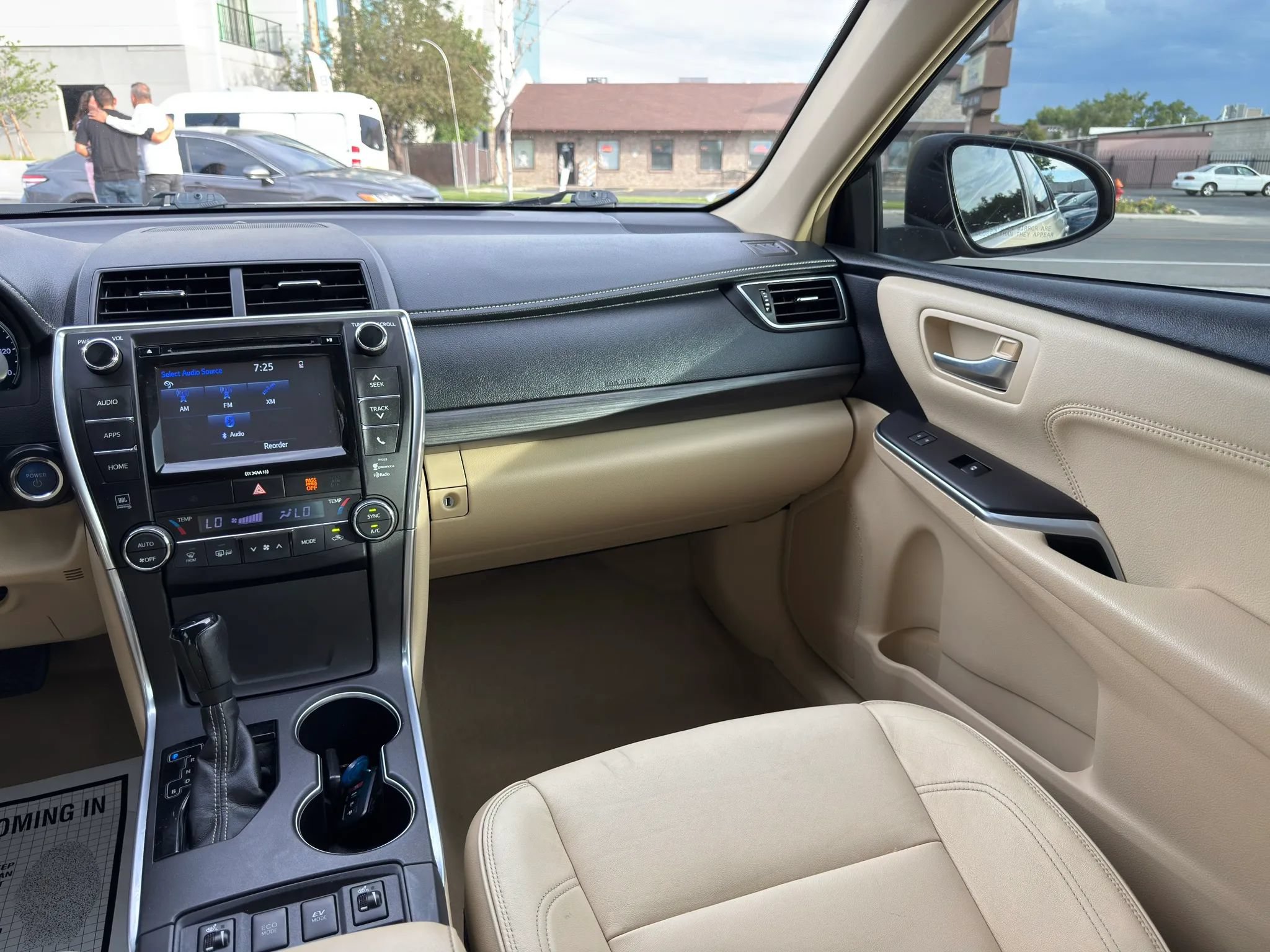 Used 2017 Toyota Camry XLE w/ Moonroof Package FWD image 17