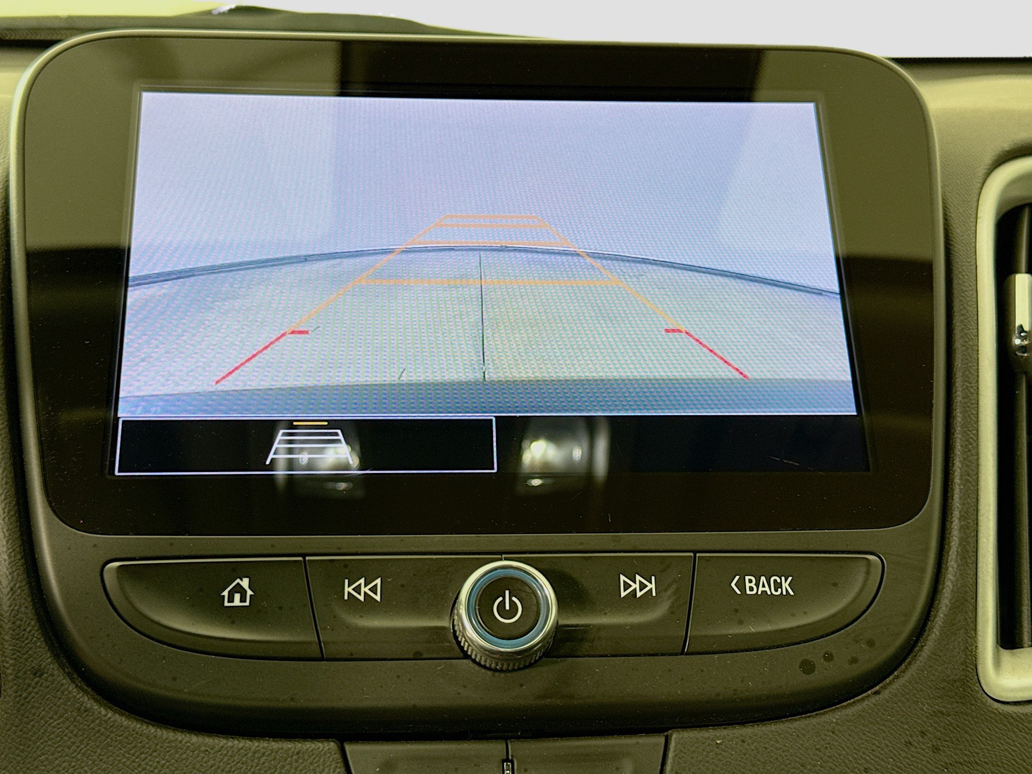 Used 2023 Chevrolet Malibu LS FWD image 16