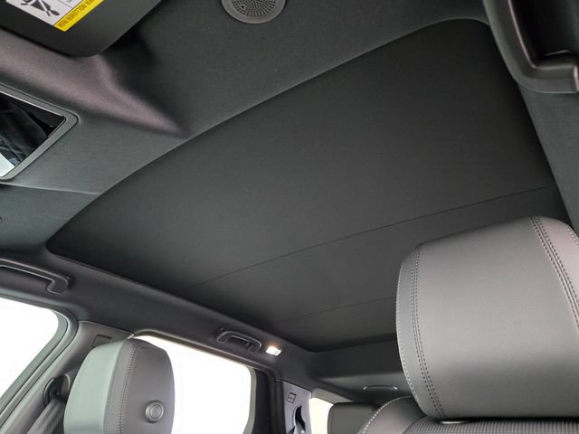 New 2026 Land Rover Discovery Sport Landmark AWD/4WD image 11
