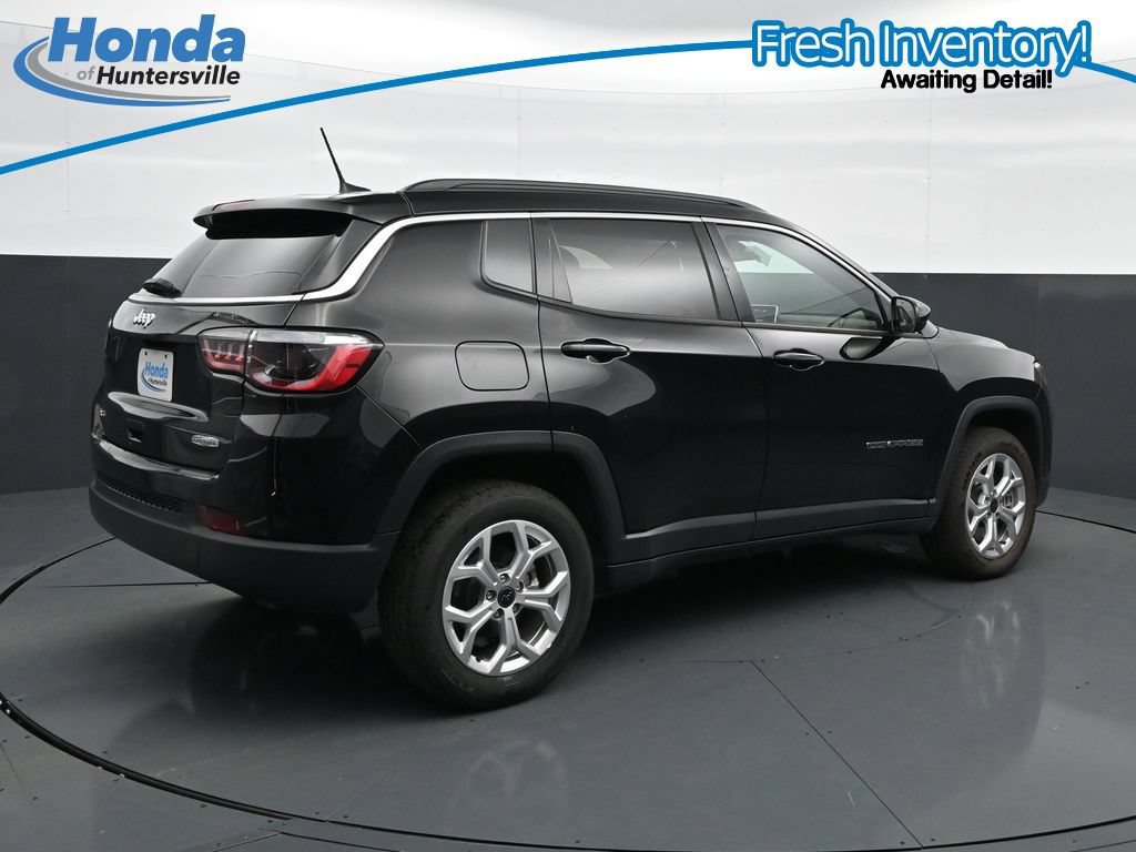 Used 2025 Jeep Compass Latitude AWD/4WD image 10