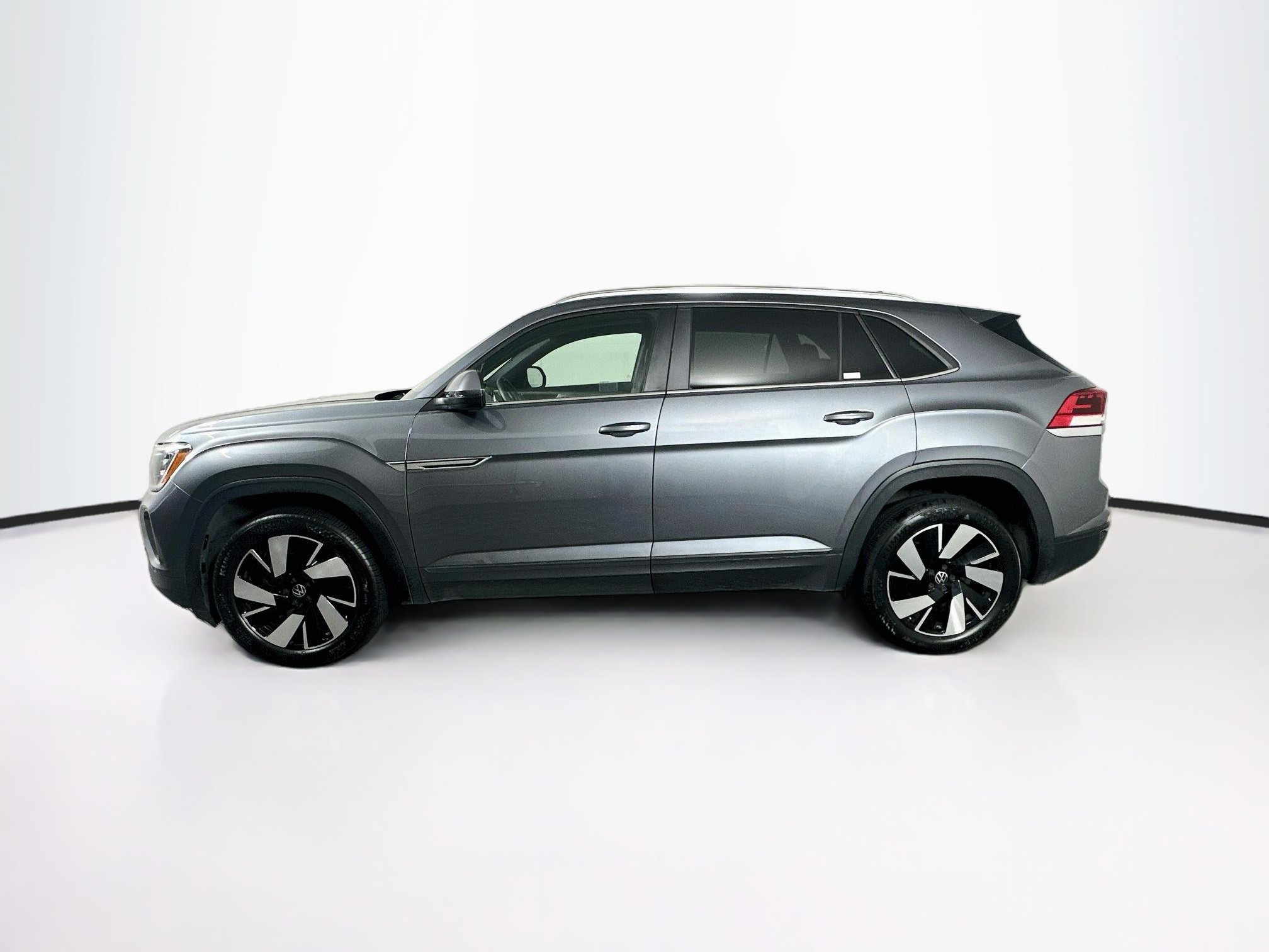 Used 2025 Volkswagen Atlas Cross Sport SE AWD/4WD image 4