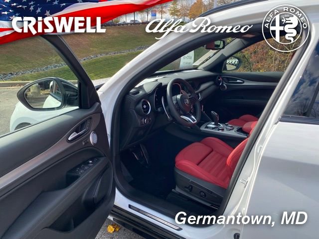 New 2025 Alfa Romeo Stelvio Sprint image 21