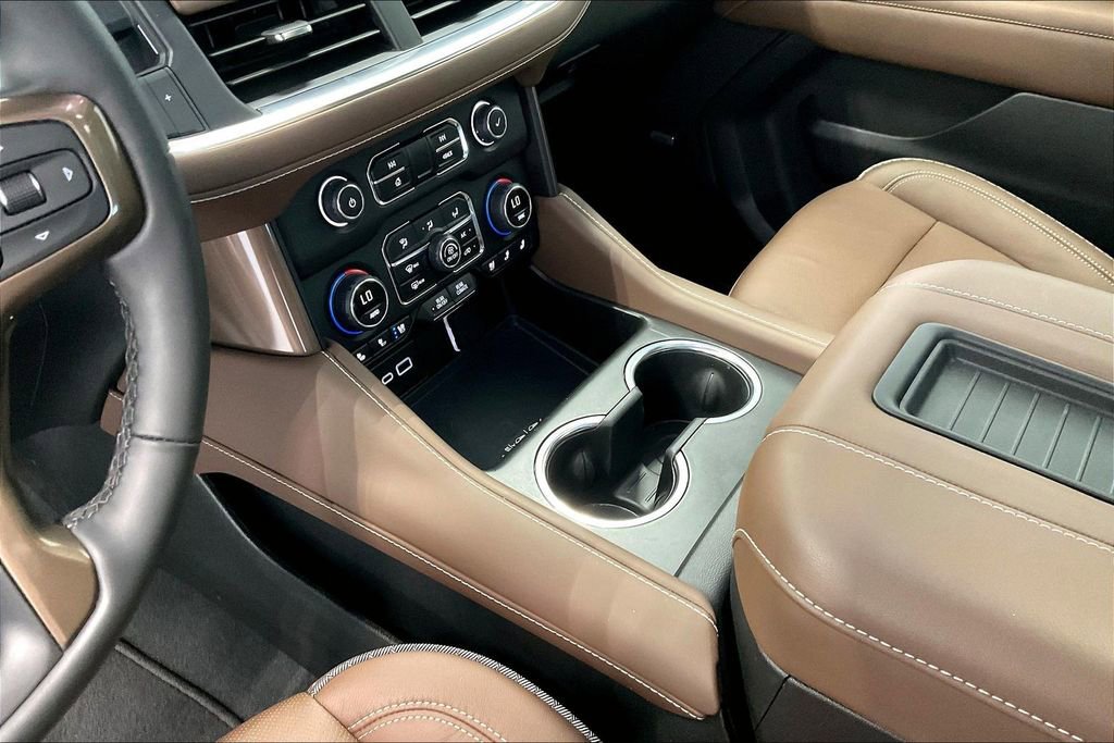 Used 2024 Chevrolet Tahoe High Country RWD image 16