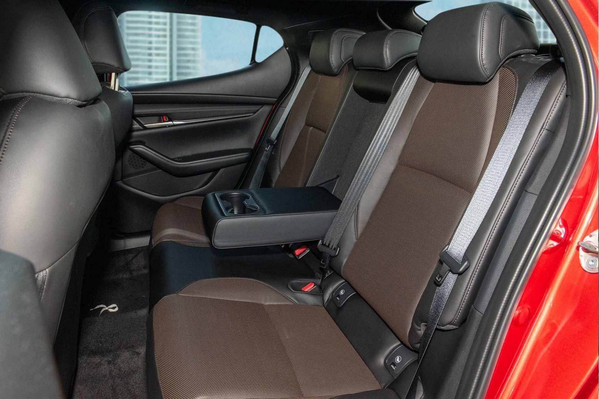 New 2025 MAZDA MAZDA3 2.5 S Hatchback w/ Premium Pkg image 7