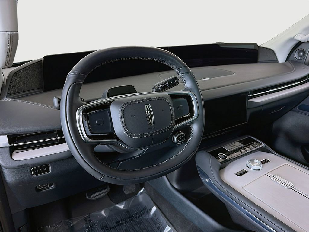 Used 2025 Lincoln Navigator Reserve AWD/4WD image 22