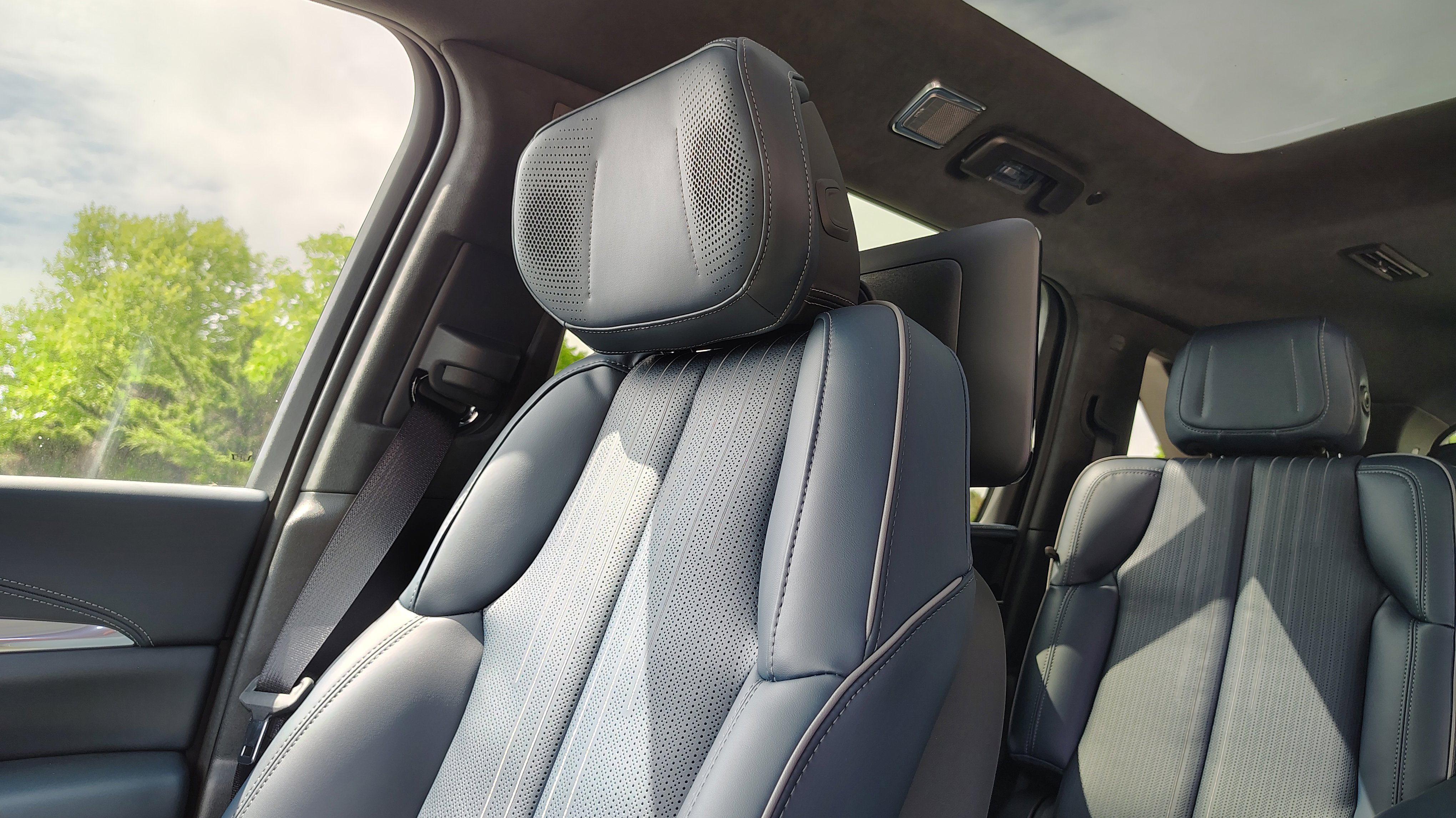 New 2025 Cadillac Escalade IQ Luxury 2 image 28