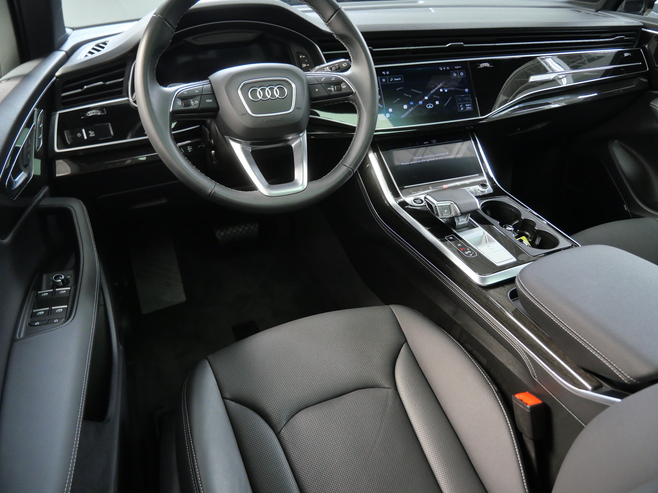 Used 2025 Audi Q7 3.0T Premium Plus w/ Premium Plus Package AWD/4WD image 2
