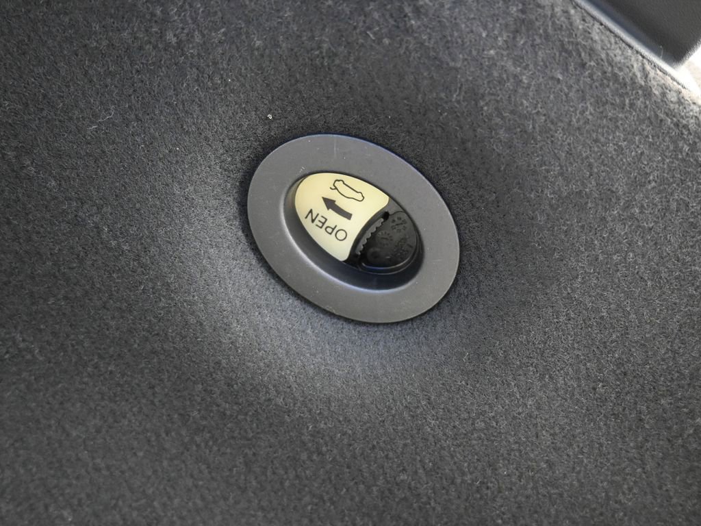 Used 2023 Genesis G70 3.3T w/ Sport Advanced Package image 41