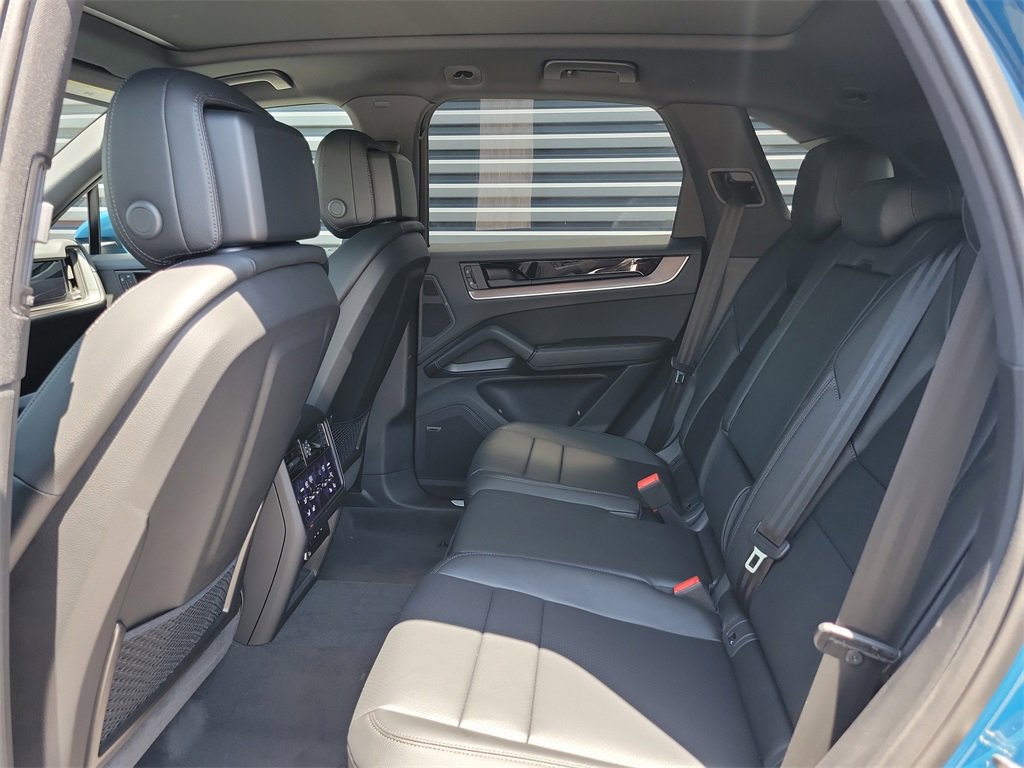 New 2025 Porsche Cayenne E-Hybrid image 24