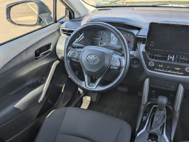 Used 2024 Toyota Corolla Cross LE FWD image 14