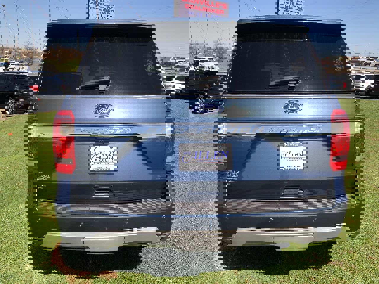 Used 2020 Ford Expedition XLT w/ Equipment Group 202A image 11