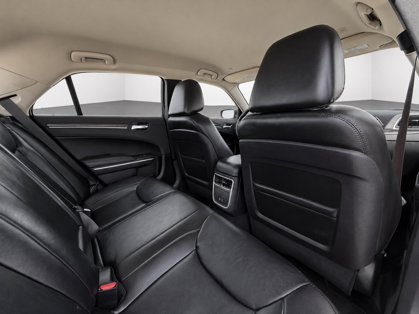 Used 2021 Chrysler 300 Touring L AWD/4WD image 40