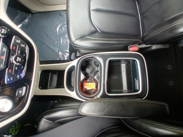 Used 2023 Chrysler Pacifica Touring-L FWD image 21