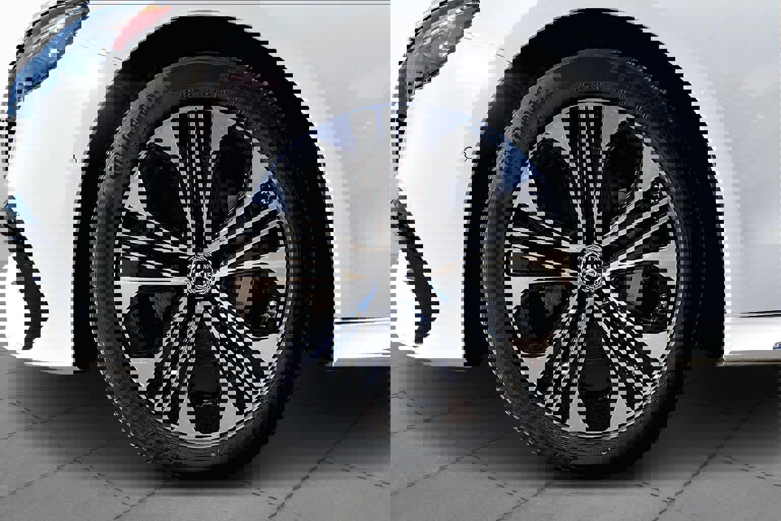 Used 2025 Mercedes-Benz E 350 Sedan image 10