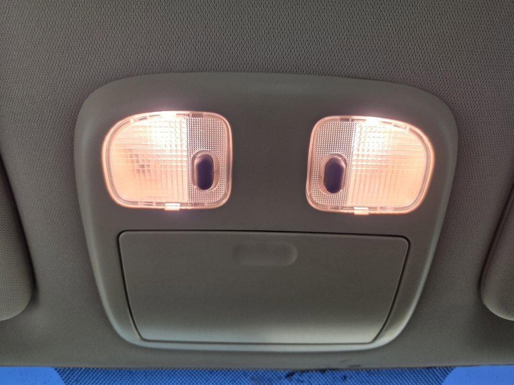 Used 2011 Ford Fusion SE w/ Appearance Pkg image 13