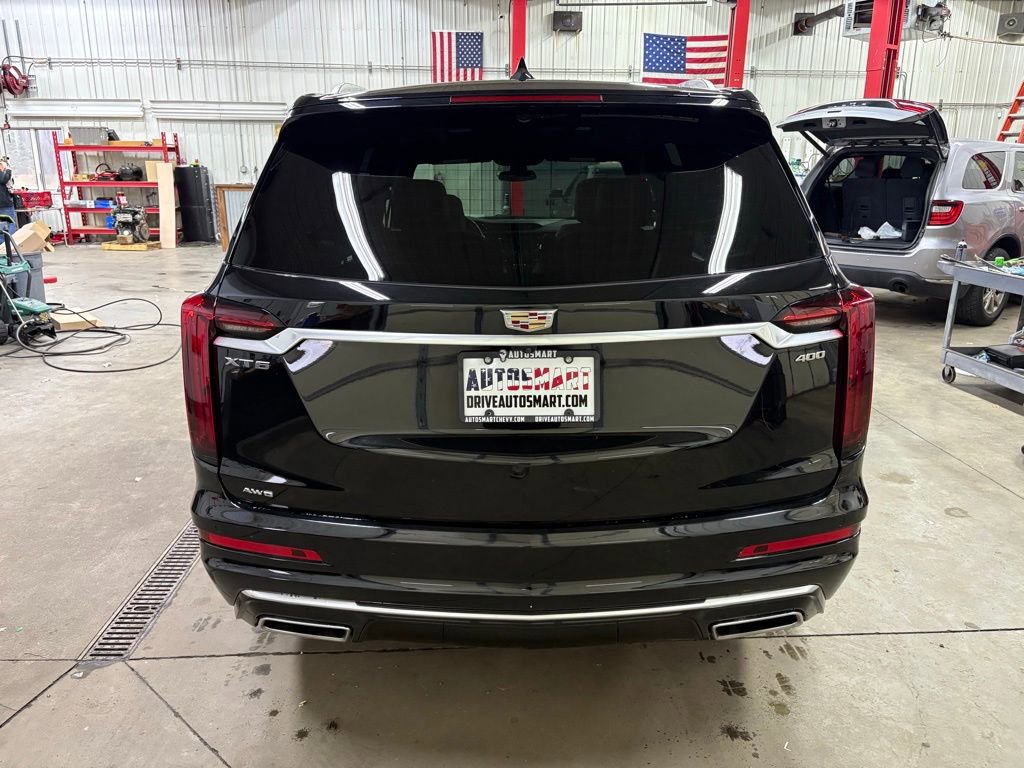 Used 2025 Cadillac XT6 Premium Luxury image 4