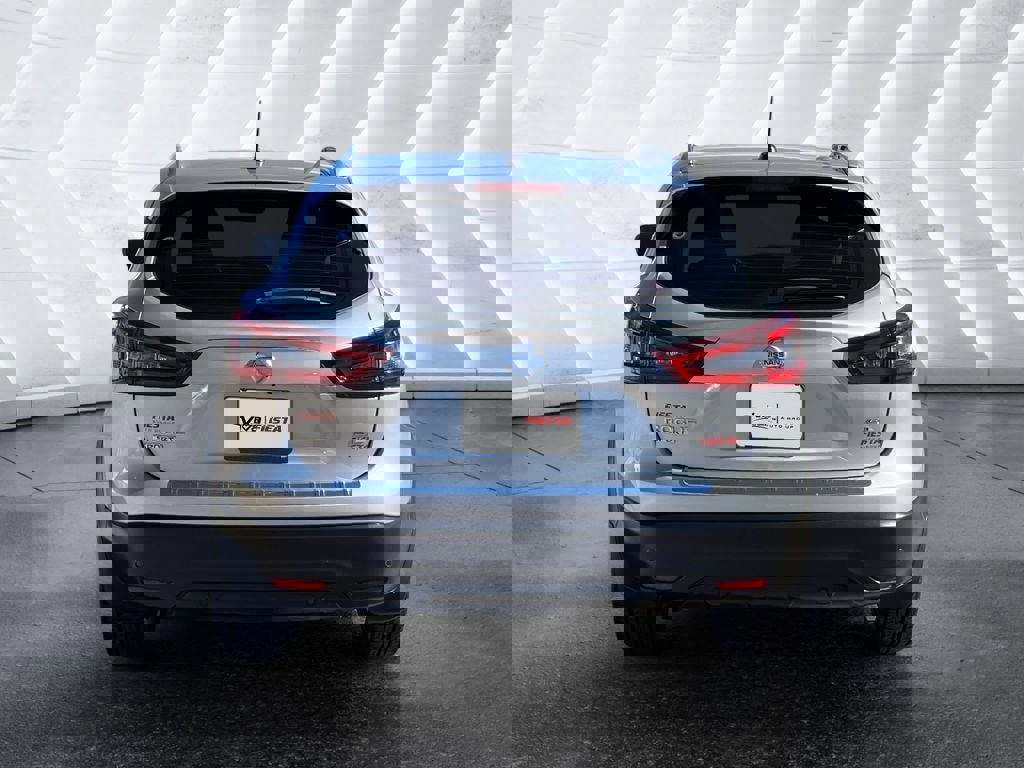 Used 2022 Nissan Rogue Sport SL w/ Premium Package image 5