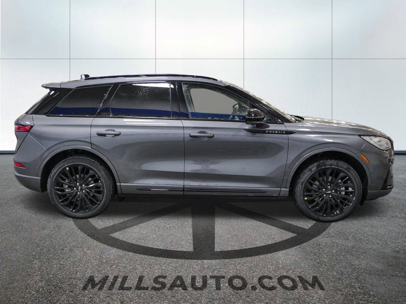 New 2025 Lincoln Corsair Grand Touring w/ Equipment Group 302A image 9