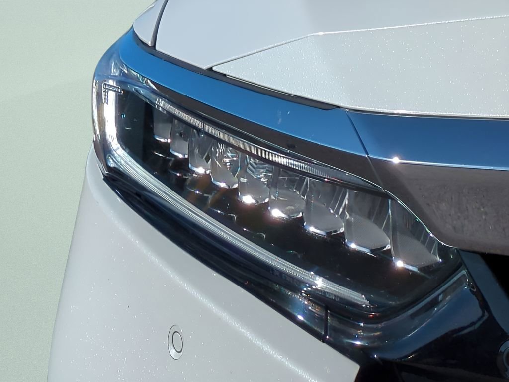 Used 2022 Honda Accord Touring image 9